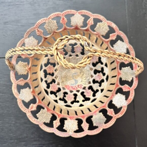 Brass footed filigree basket w handle peacock leaves moveable handle ornate - Picture 2 of 8